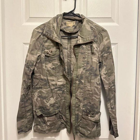Camo Utility Jacket - Picture 4 of 4